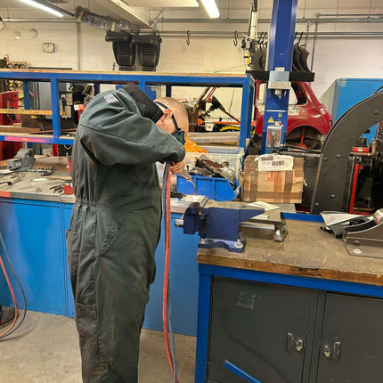 53360600 - Professional Anvil & Vice - 6"